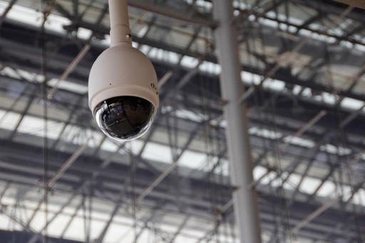 Устанавливать камеры видеонаблюдения в комнате отдыха персонала незаконно